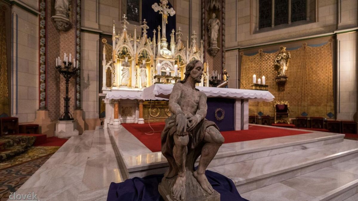 image:Image „Napravme, co jsme zavinili.“ Katedrálou zněla modlitba za oběti zneužívání i omluva